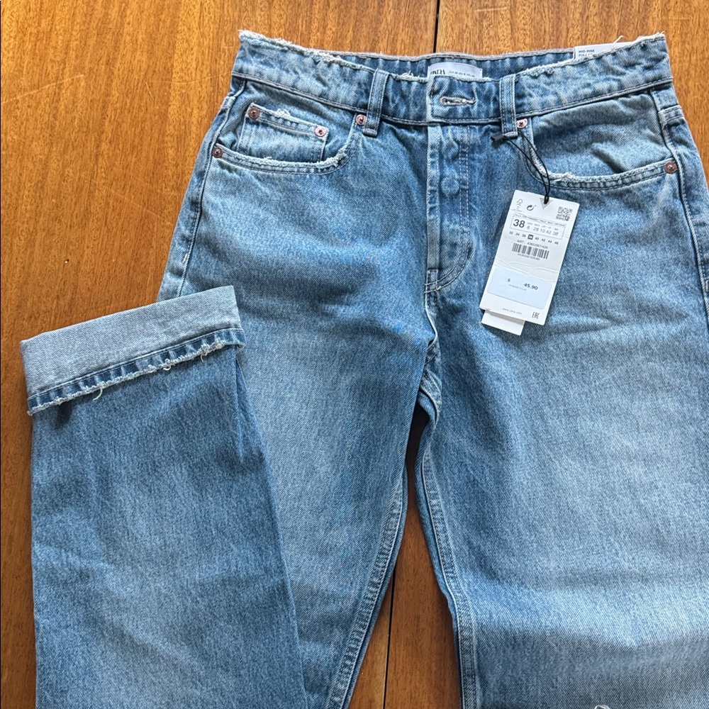 Zara Light Blue Woman’s Straight Jeans